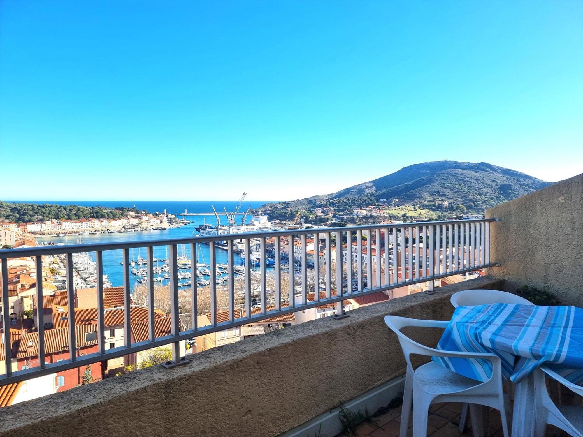 Port-Vendres: Studio Cabine Avec Terrasse, A 2 Pas Du Port - Fr-1-309-256 Порт Вендрес Екстериор снимка
