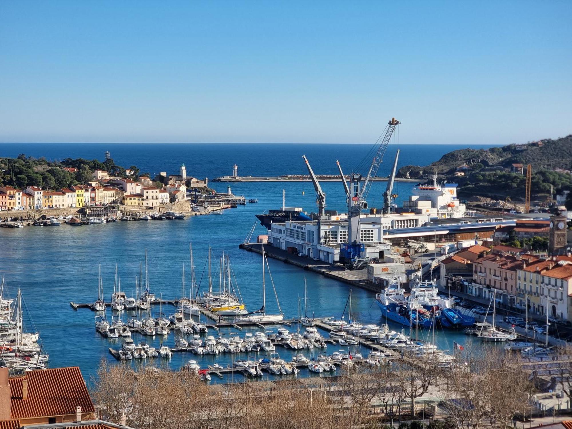 Port-Vendres: Studio Cabine Avec Terrasse, A 2 Pas Du Port - Fr-1-309-256 Порт Вендрес Екстериор снимка